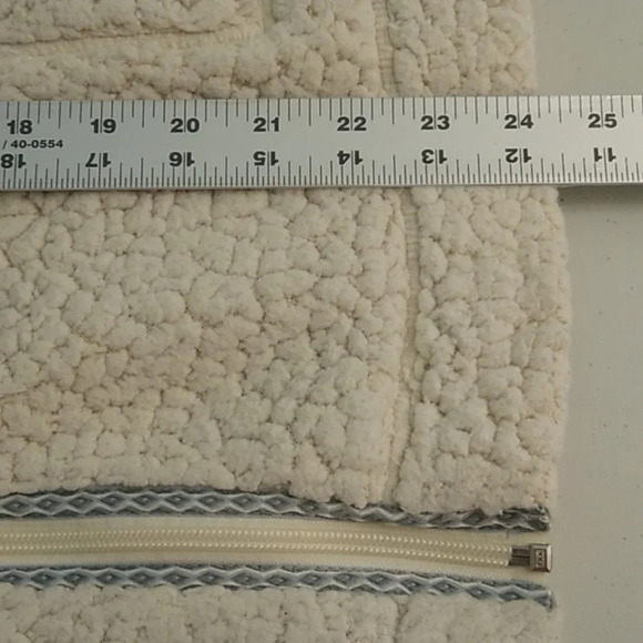 Royal Robbins fleece, pockets, taped zipper, storm flap, breathable mesh, jacket - Picture 9 of 10